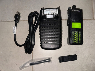 Motorola XTS3000 III UHF 403-470 Mhz P25 Digital Portable Radio H09RDH9PW7BN Ham