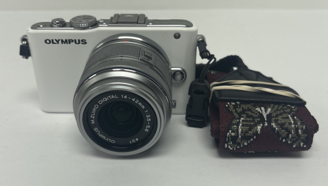 Olympus PEN Lite E-PL3 Digital Camera 12.3 MP White W/ 14-42mm
