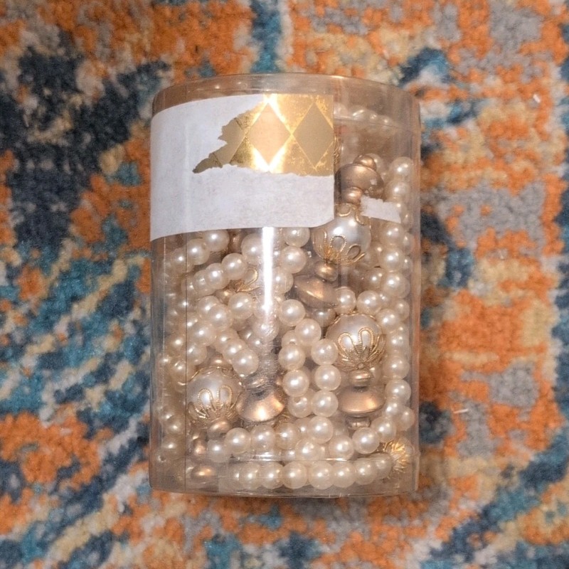Ivory Imitation Pearl Round Loose Beads Lot with Gold Accent Beads