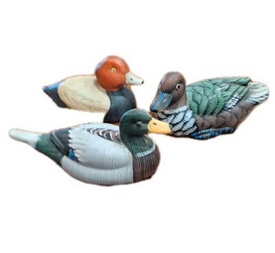 Set Of 3 Minature Ducks Ceramic  5x3 Inches Tall
