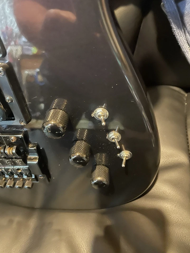 1986 Charvel model-4 neck In Perfect Shape And Plays Tight W/kahler - Image 2 of 4