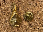H6 (07)  PIN 'S  PIN PERFUME PARFUN BY GUERLAIN PARIS RARE