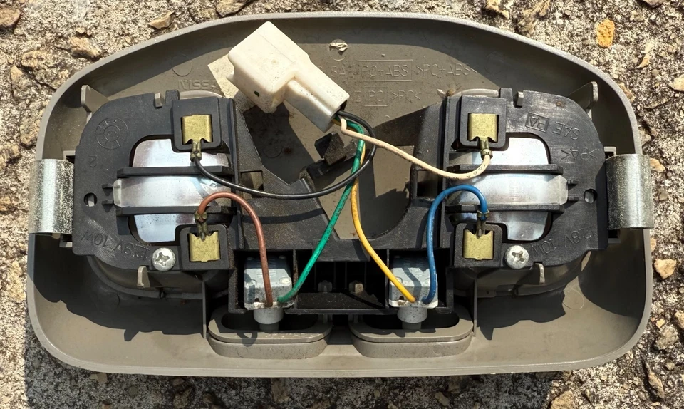 NISSAN XTERRA/FRONTIER 1998-2001 consola aérea delantera domo mapa luz gris OEM Foto 2 de 2