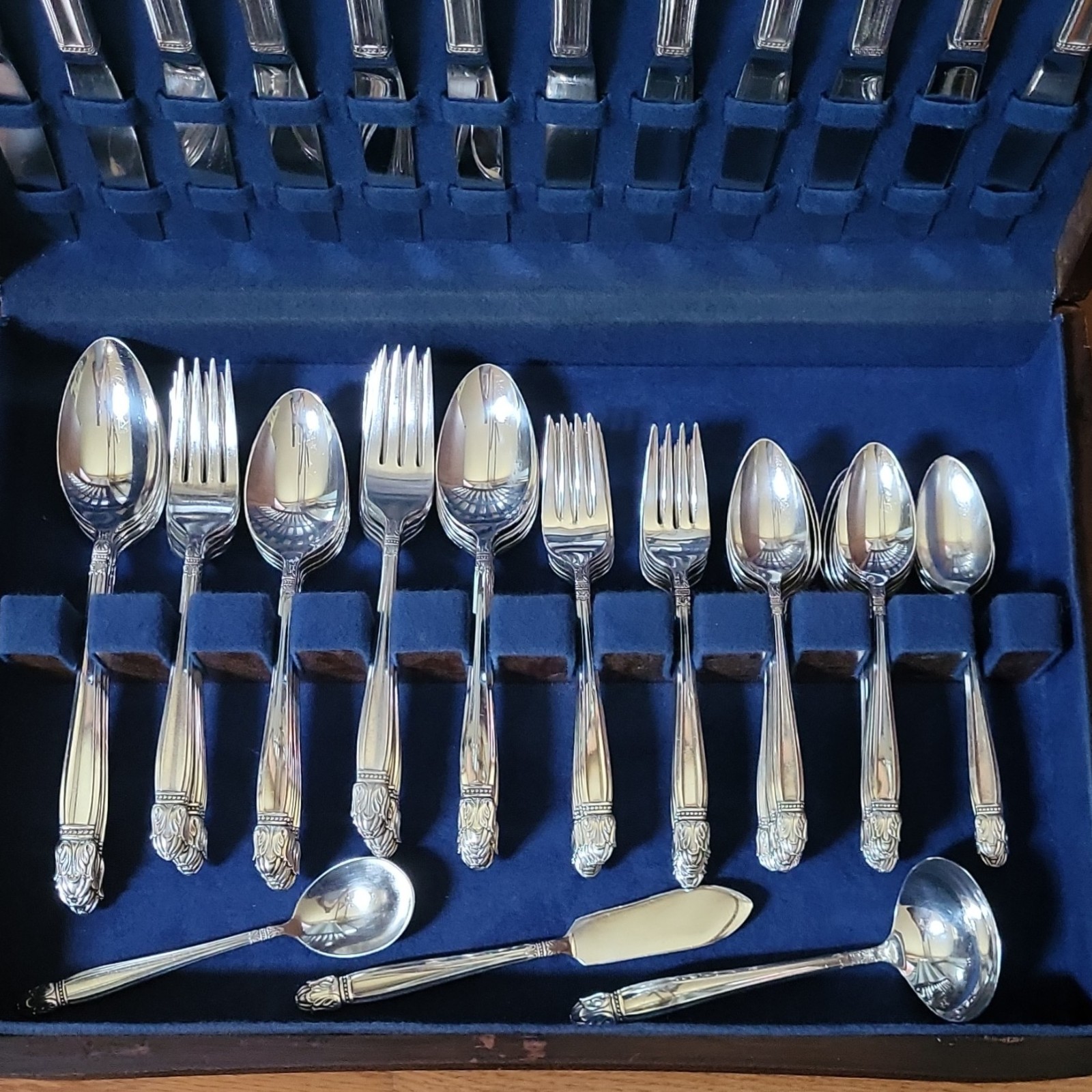 Service for 12 DANISH PRINCESS Silverplate Holmes & Edwards Flatware Set in Case