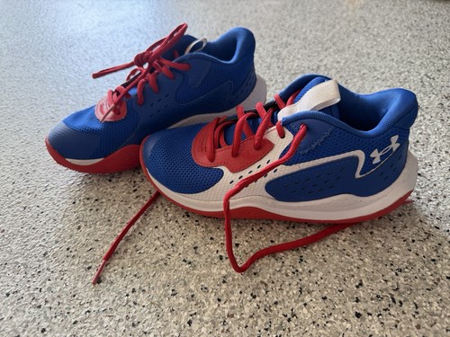 Boys Under Armour Basketball Shoes Size 2Y