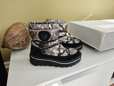 Pajar Taya Metallic child Kids winter boots size 5
