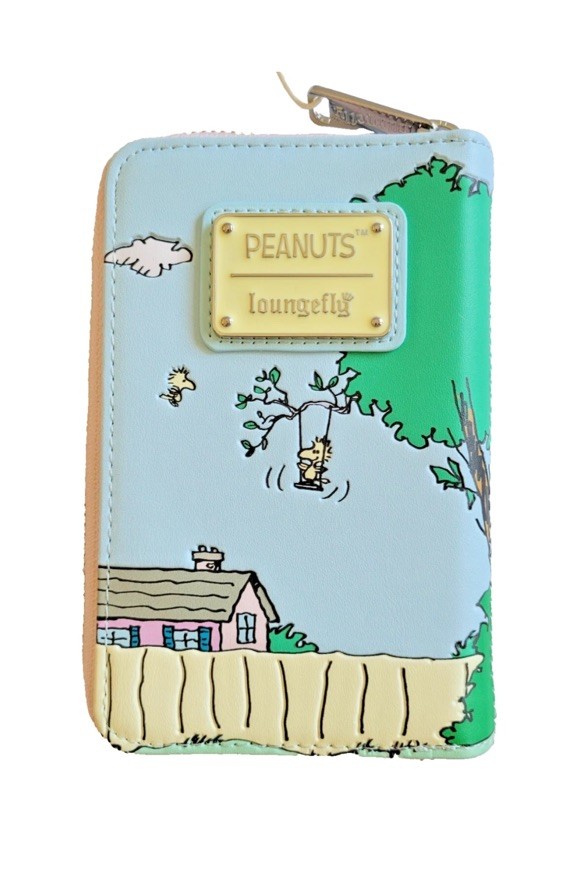 Loungefly Peanuts Snoopy and Lucy Kissing Booth Zip-Around  display picture 1