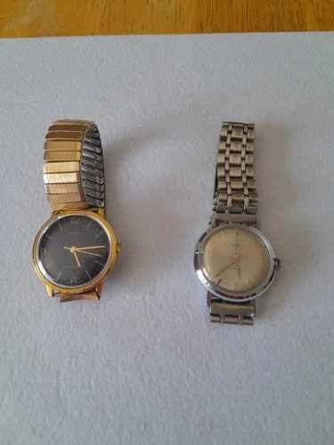 2 Vintage Wind Men's  Timex Watches. RUNNING Silver And Gold Tone