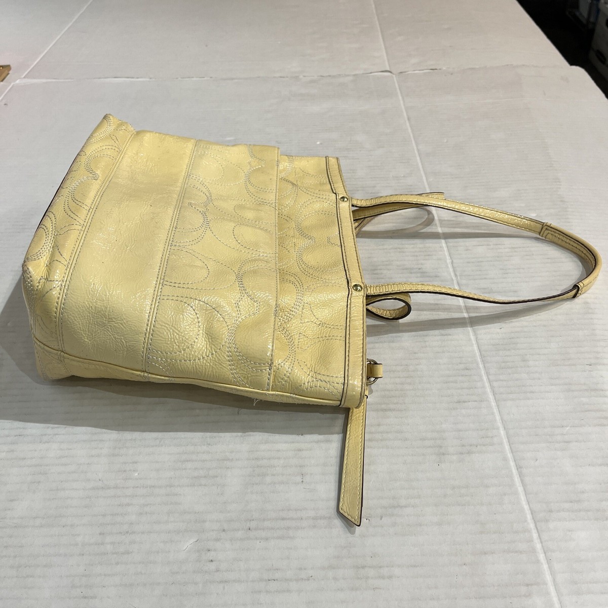 COACH Q1981 くじか パテントパンプス