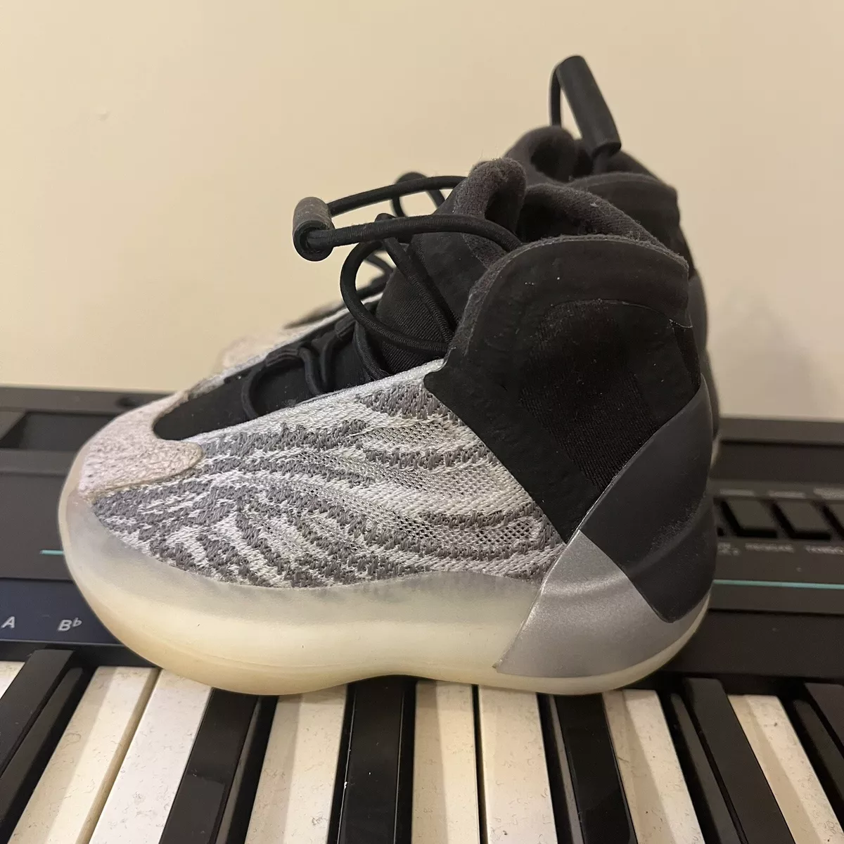 Adidas Yeezy QNTM Infants Toddler Kids Size 4K Gray Black Quantum