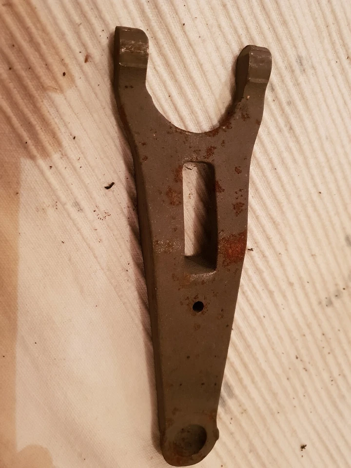 Lotus Esprit V8 Clutch Fork A082Q4060K NOS - Image 2 of 2