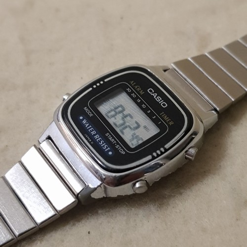 Vintage Casio LA-670W Quartz Watch Black Dial Stainless Steel Band..NEW BATTERY - Picture 6 of 10
