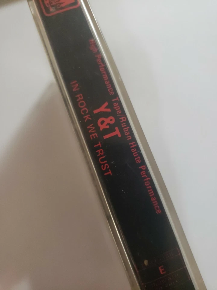 Cassette Y and T in rock we trust Foto 2 de 3