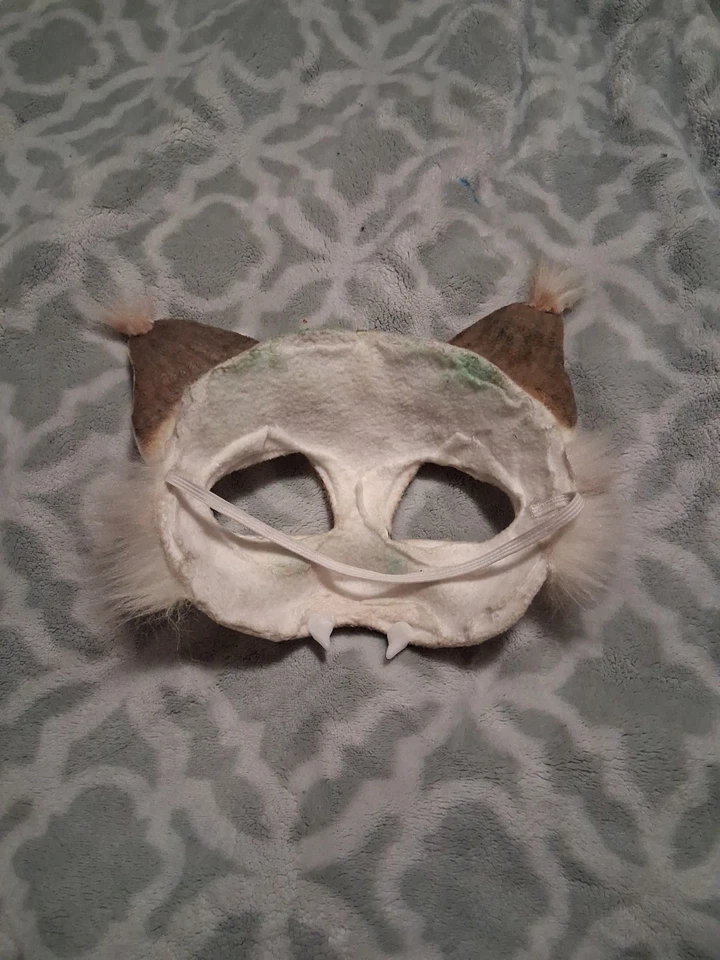 Máscara de gato birmano hecha a mano Foto 2 de 2