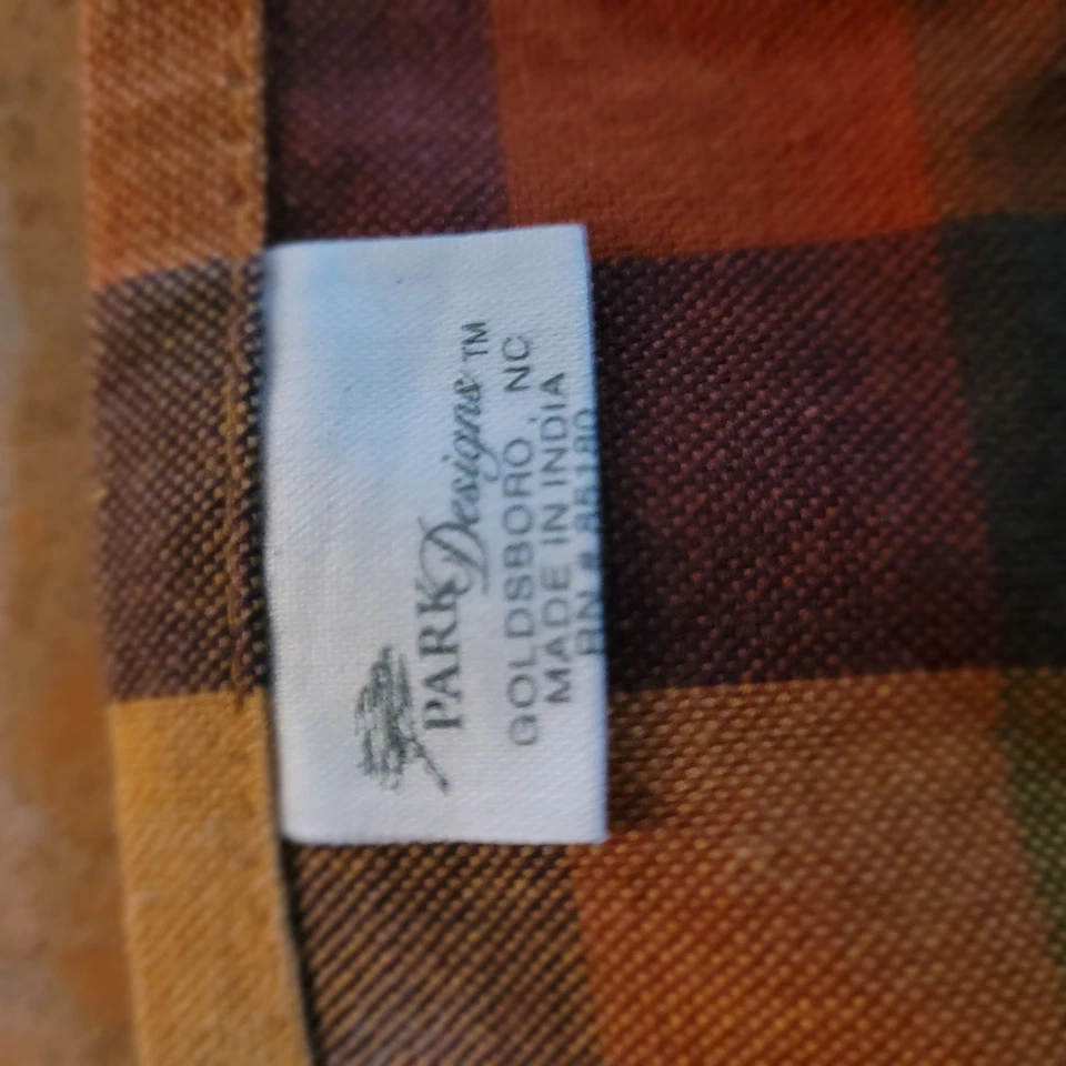  Toalha de Mesa Vintage Park Designs 52"x52" Xadrez Multicolorido Novo Roxo Dourado Fazenda - Imagem 3 de 4