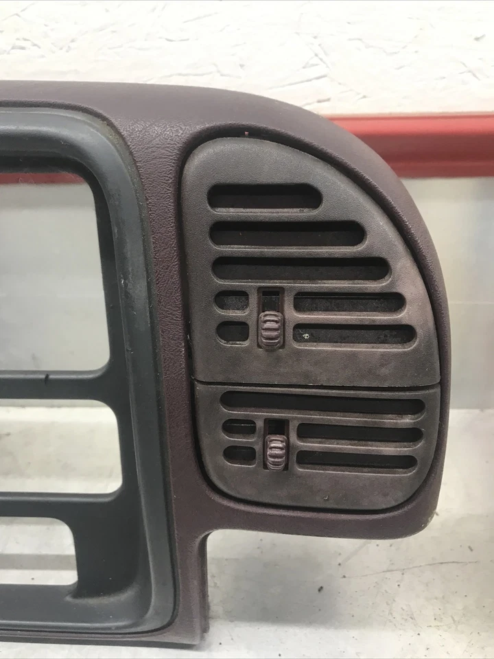 1995-1999 CHEVY SUBURBAN TAHOE YUKON DASH SPEEDOMETER RADIO BEZEL RED OEM - Image 3 of 4