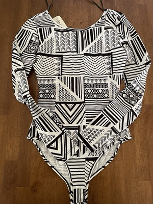 FOREVER 21 Cream Black Geometric Long Sleeve Bodysuit Round Neck S