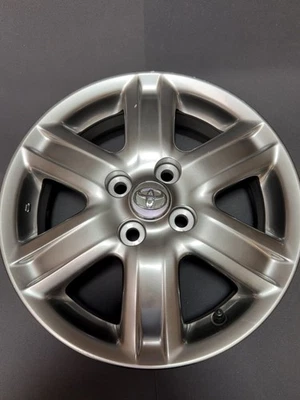 Orig. Toyota iQ Alufelge 15 Zoll 5Jx15 ET45 4x100 4261A74010 Felge + Nabendeckel - Bild 1 von 4
