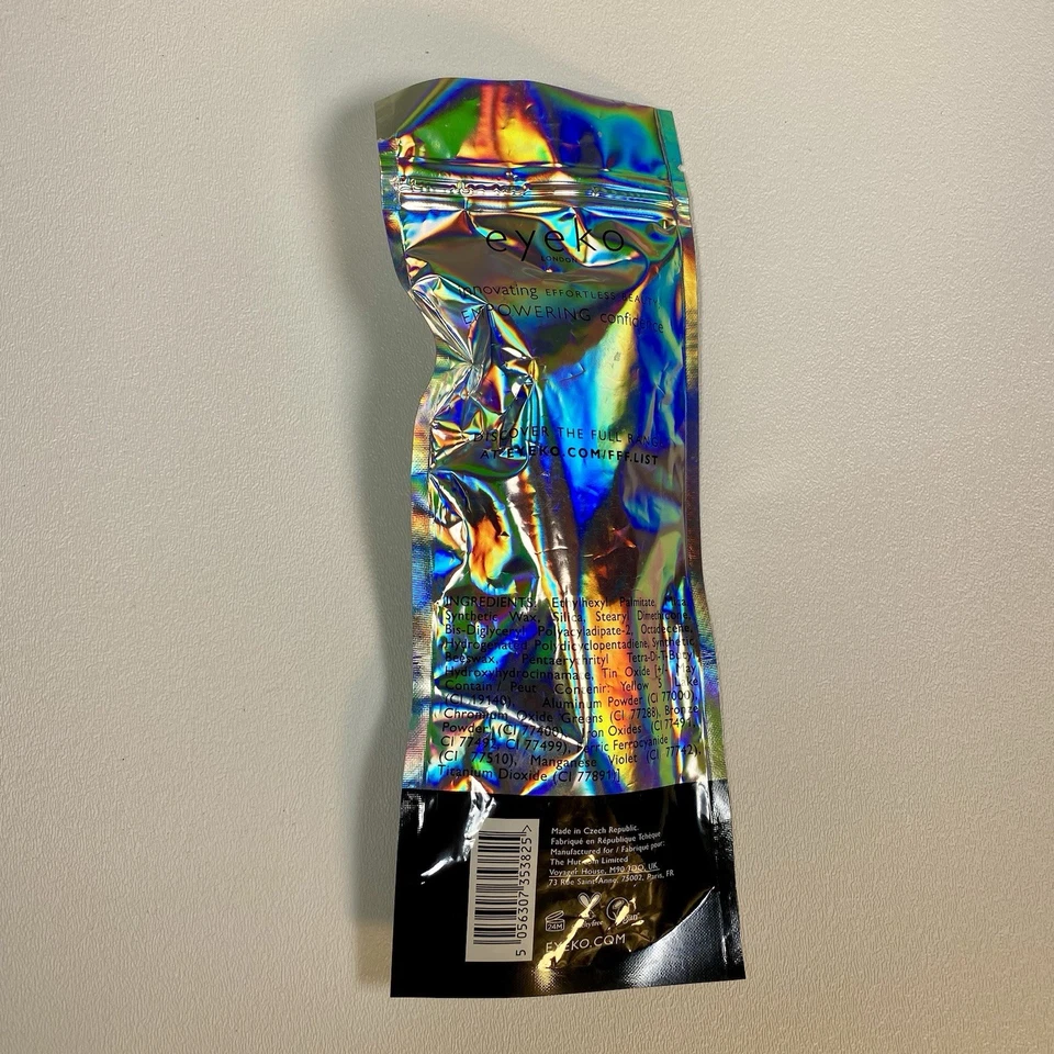 Eyeko Double Act Shadow Stick w/Sharpener Cookies & Cream 2.98g/0.1oz NEW - Image 2 of 4