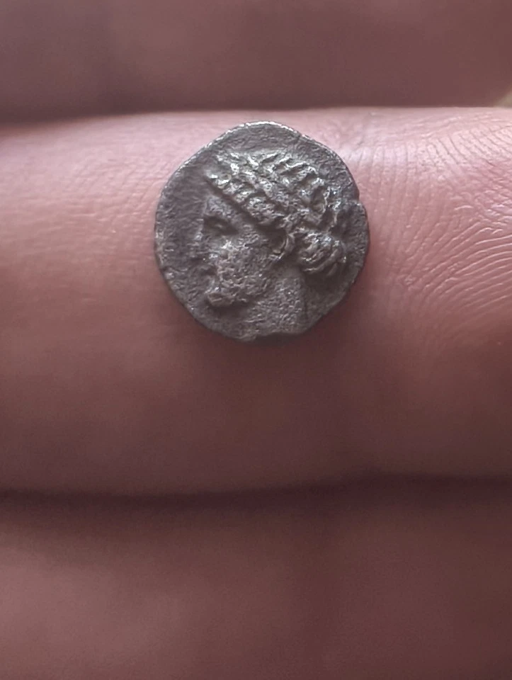 IONIE - Colophon -diobole en argent - Tête apollon / Lyre - 0,77g- 375/360 av JC - Photo 1/2