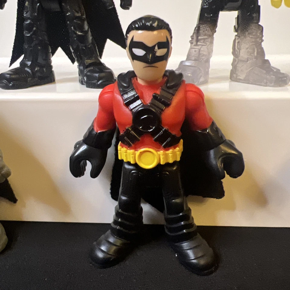 Fisher Price Imaginext Lote Mixto de 23 Figuras - DC, Batman, Superman y Más Foto 4 de 4