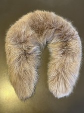Beautiful Detachable Fur Collar.