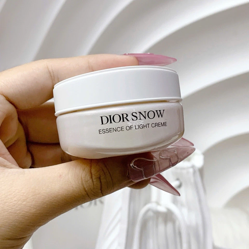 [ PRE-ORDER ] CHRISTIAN DIOR SNOW BRIGHTENING SKINCARE HOLIDAY LIMITED GIFT SET - image 3 of 4