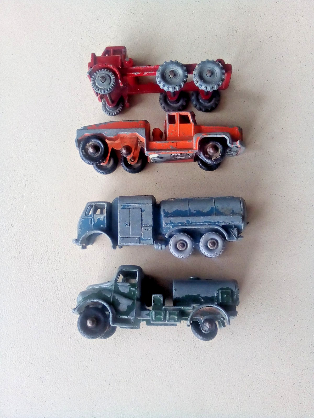 Matchbox 71a, Water Truck 200gal - Free Price Guide & Review
