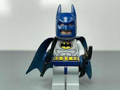 Batman LEGO Minifigure DC Super Heroes 6860 6857 Light Bluish Gray