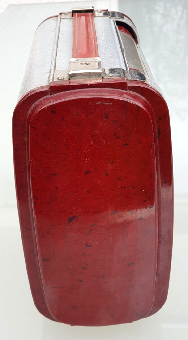 BRAUN Piccolo P51 Röhrenkofferradio dunkelrot / silbergrau von 1951