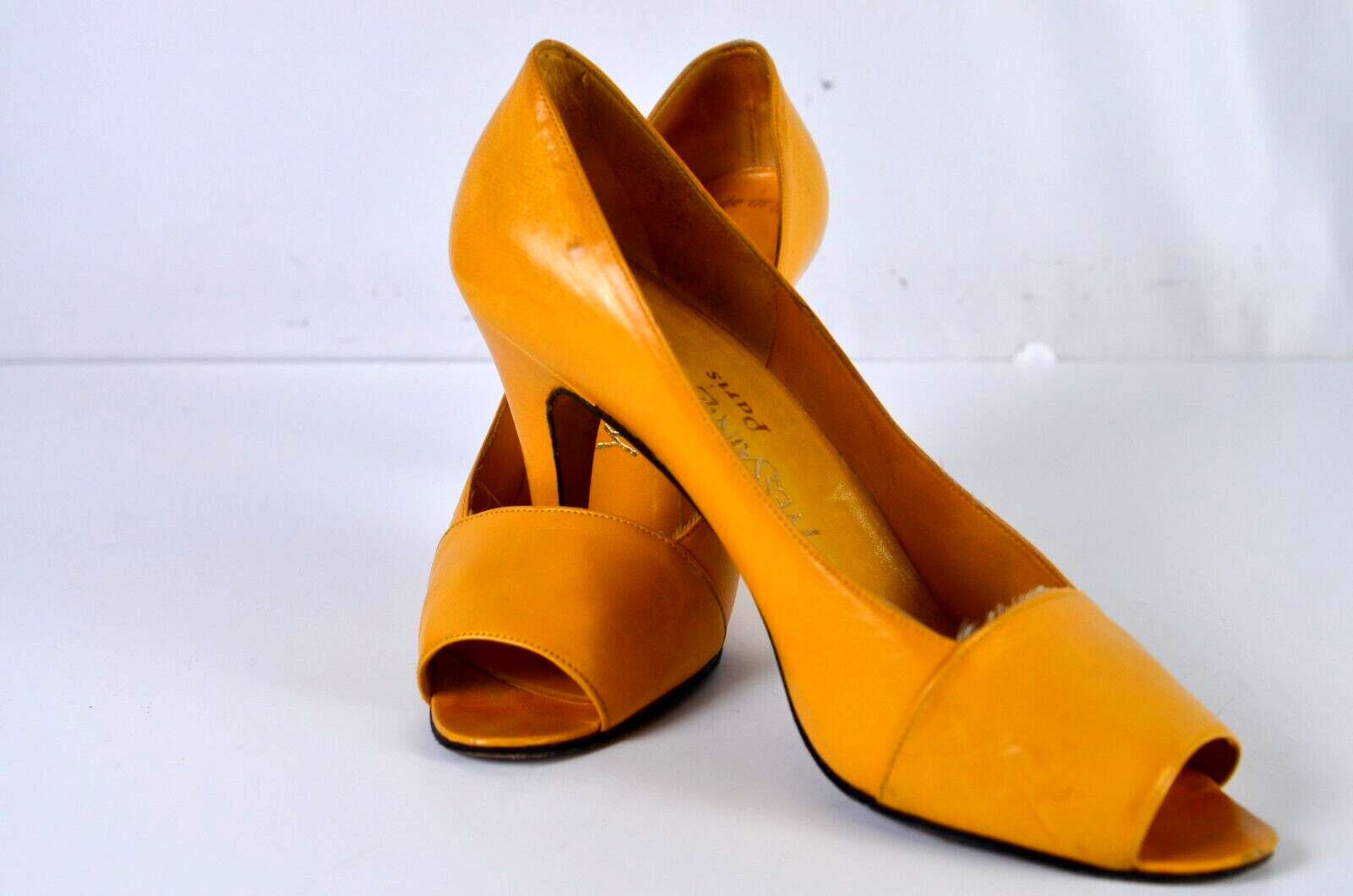 Scarpe decolte Yves Saint Laurent donna punta aperta taglia 6 5 M carriera slip on senape