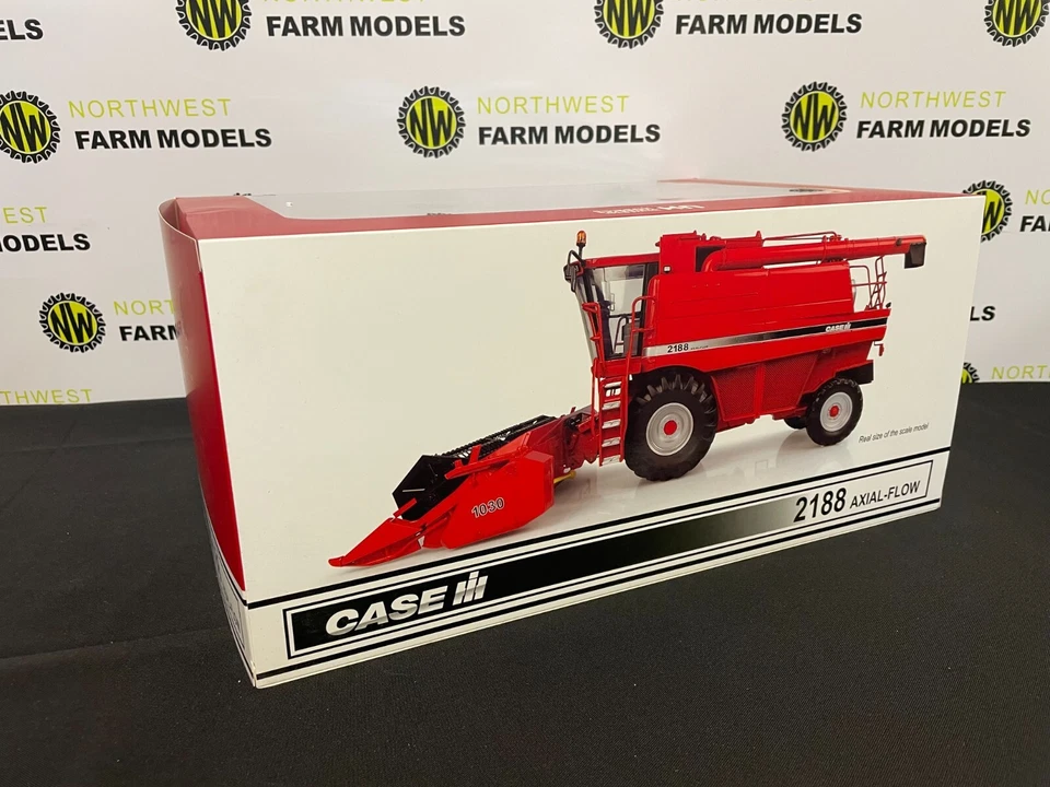 UNIVERSAL HOBBIES 5269 1:32 SCALE CASE IH AXIAL FLOW 2188 COMBINE HARVESTER - Image 3 of 3