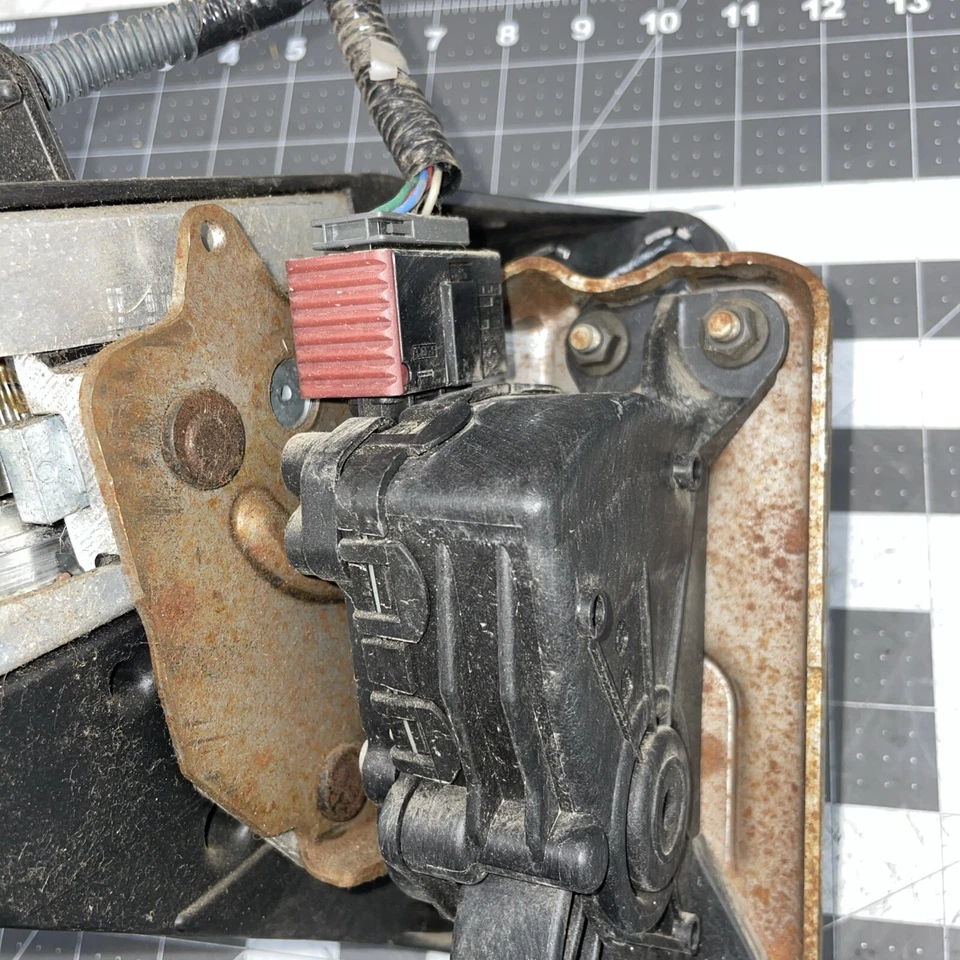 2007 Nissan Pathfinder Adjustable Pedal Assembly Accelerator Gas Pedal - Image 4 of 4