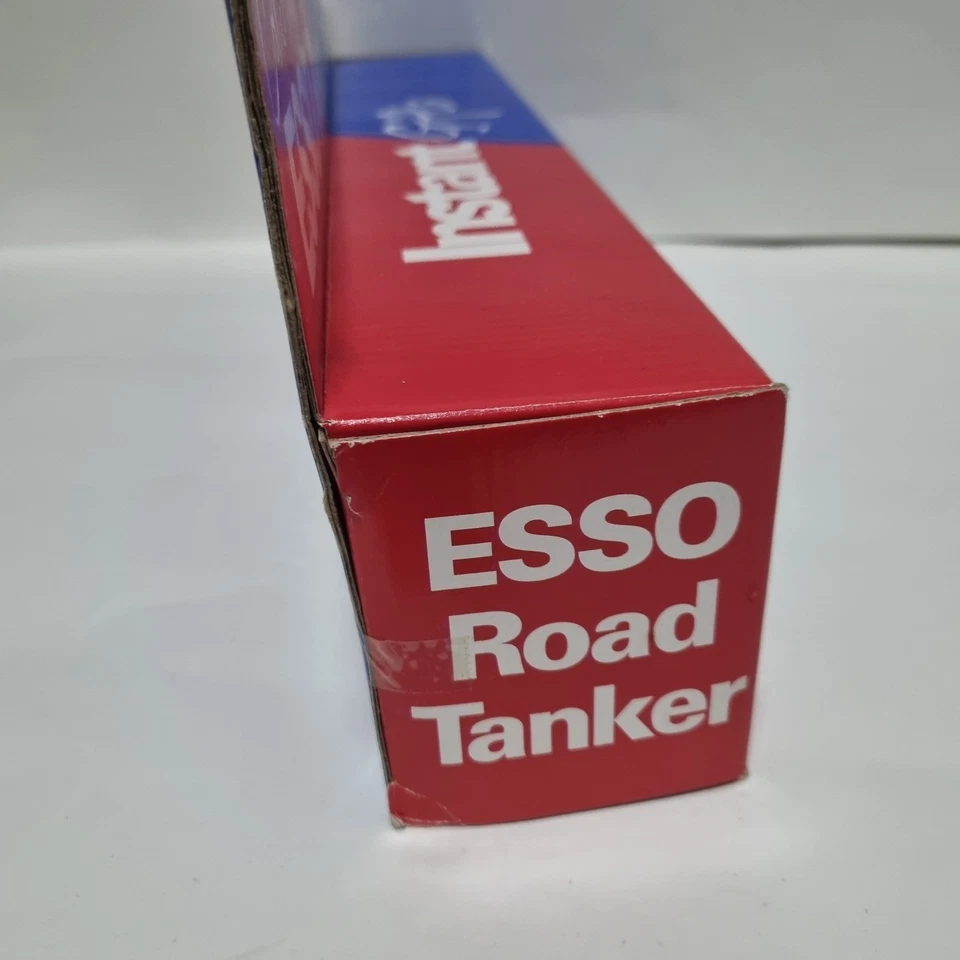 Литой винтажный грузовик Esso Collection с дорожным танкером Esso в коробке - Изображение 3 из 4
