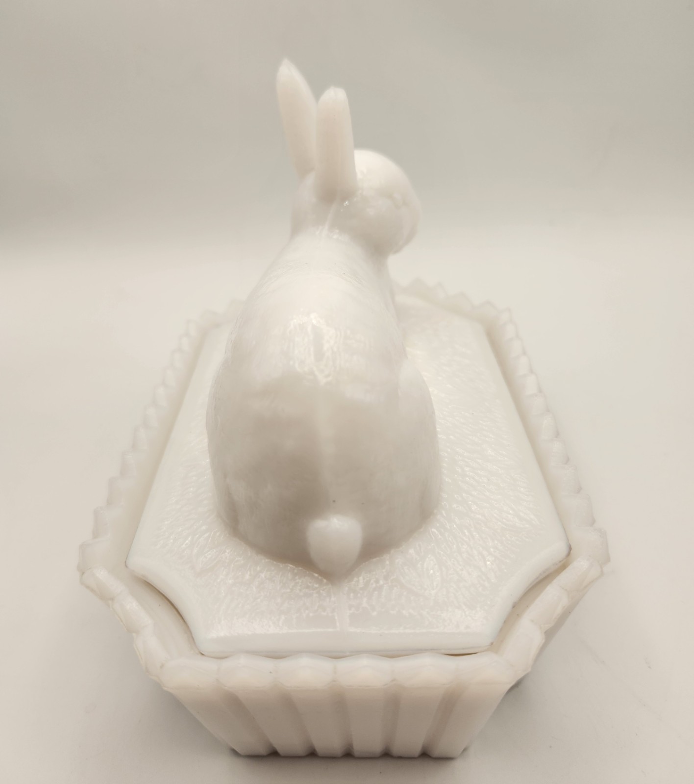 Old Opal Fire Edge Westmoreland Milk Glass Rabbit w Nest Picket Fence Trinket 5"