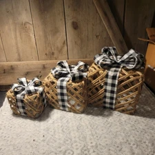 Primitive Holiday Present Decor Set Of 3 Indoor/outdoor
