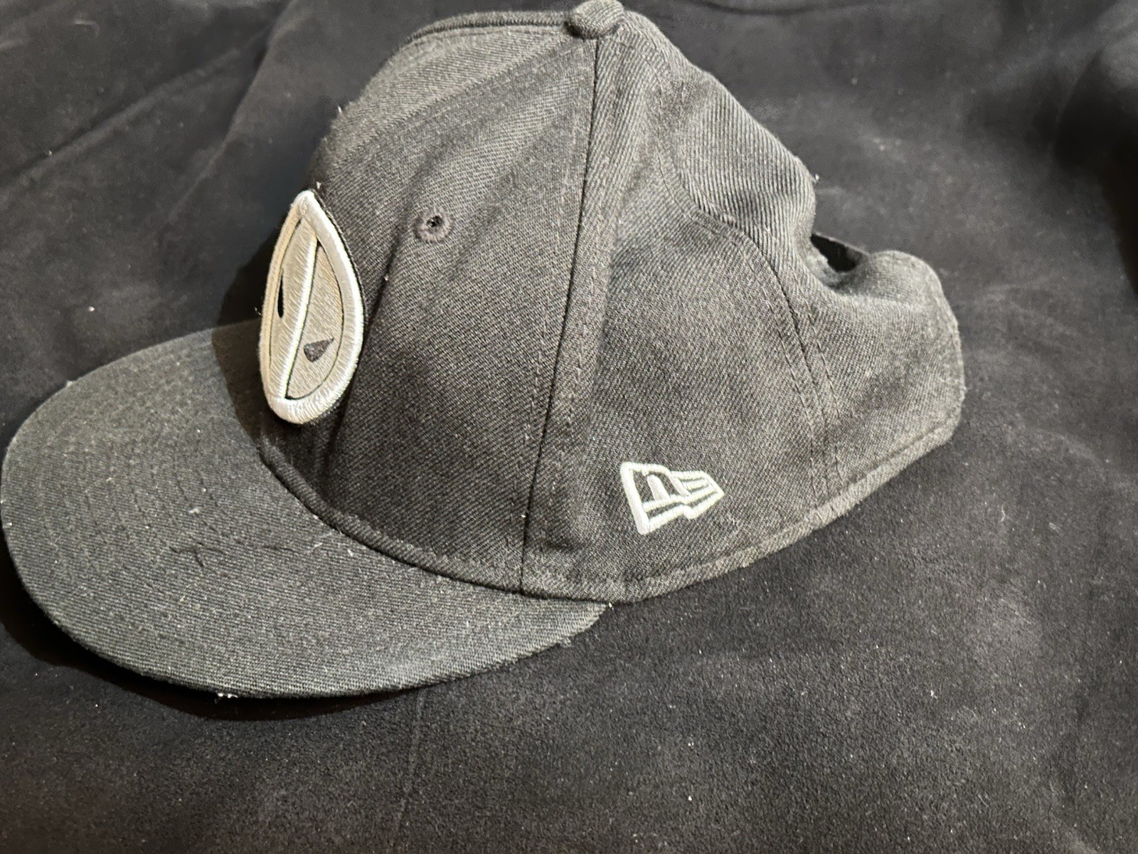 Deadpool Snapback hat black - image 1