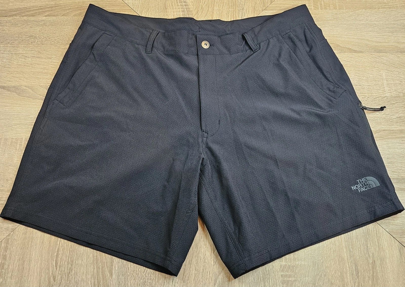 NWT The North Face Rolling Sun Shorts Mens 40 Black FlashDry Stretch Hiking $60