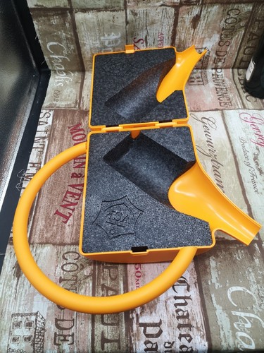 RARISSIMO portabottiglie Veuve Clicquot a forma di annaffiatoio portabottiglie champagne - Foto 4 di 5