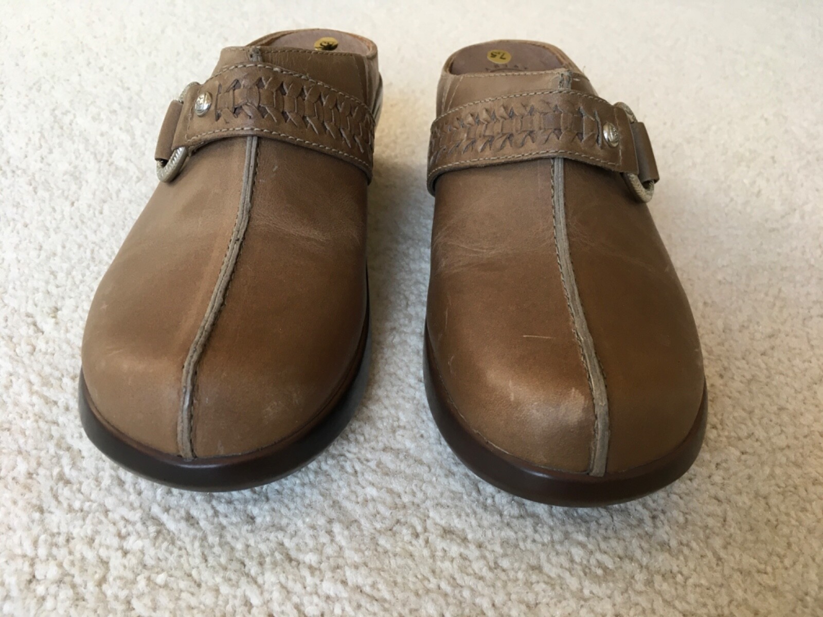 WOMENS ARIAT SHASTA MULES IN WET SAND TAN  SIZE 7.5 B BRAND NEW IN BOX RARE! image 4