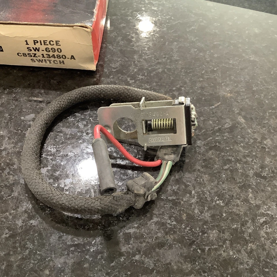 Nos 1968 Ford Thunderbird Brake Light Switch C8SZ-13480-A - Image 2 of 3