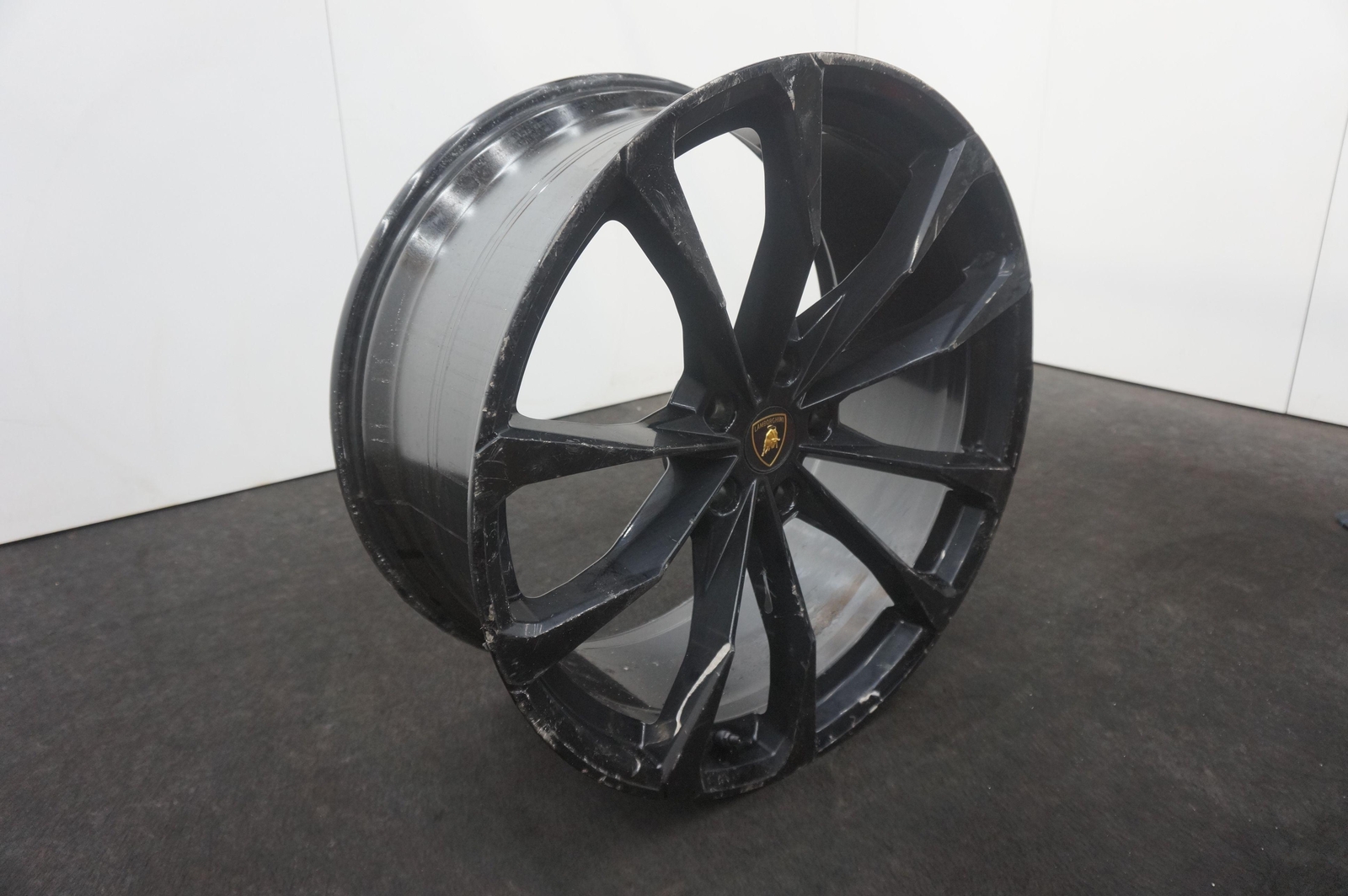 Front 23X10" 10 Spoke 5 Lug Rim OEM 4ML601025AS Lamborghini Urus S 2019-24 *Note