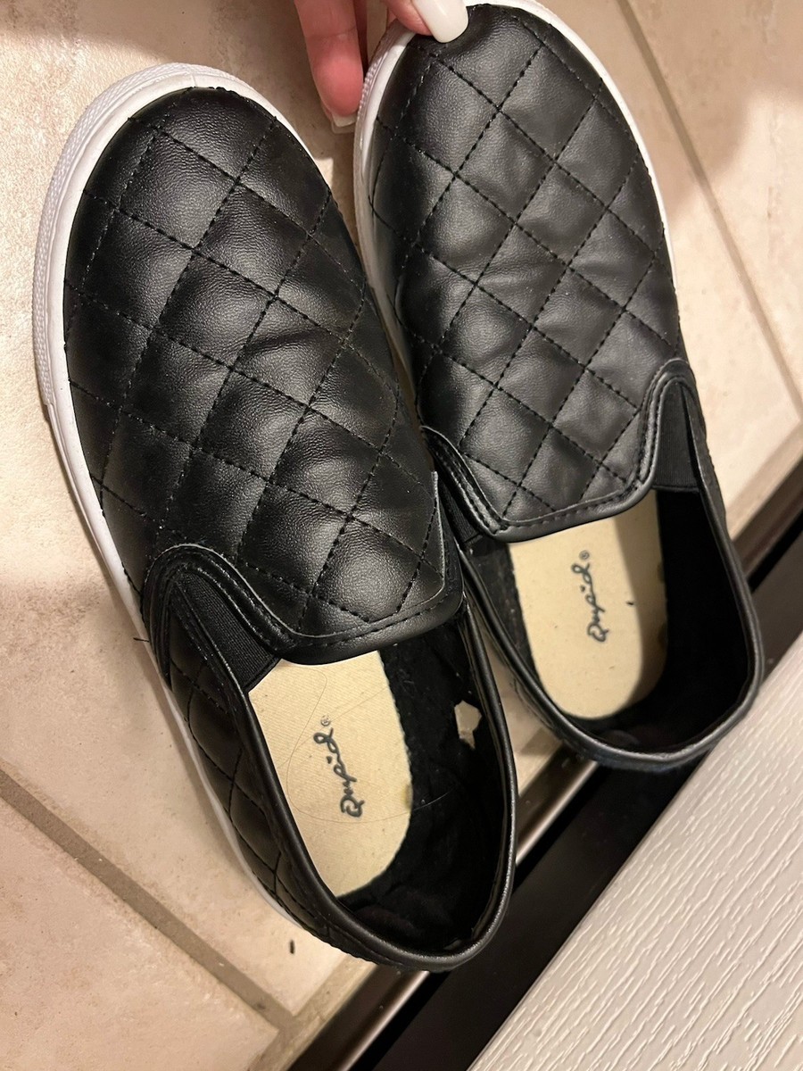 QUPID BLACK QUILTED DESIGN SUMMER VACATION COMFY WALKING SHOES 7 View 3