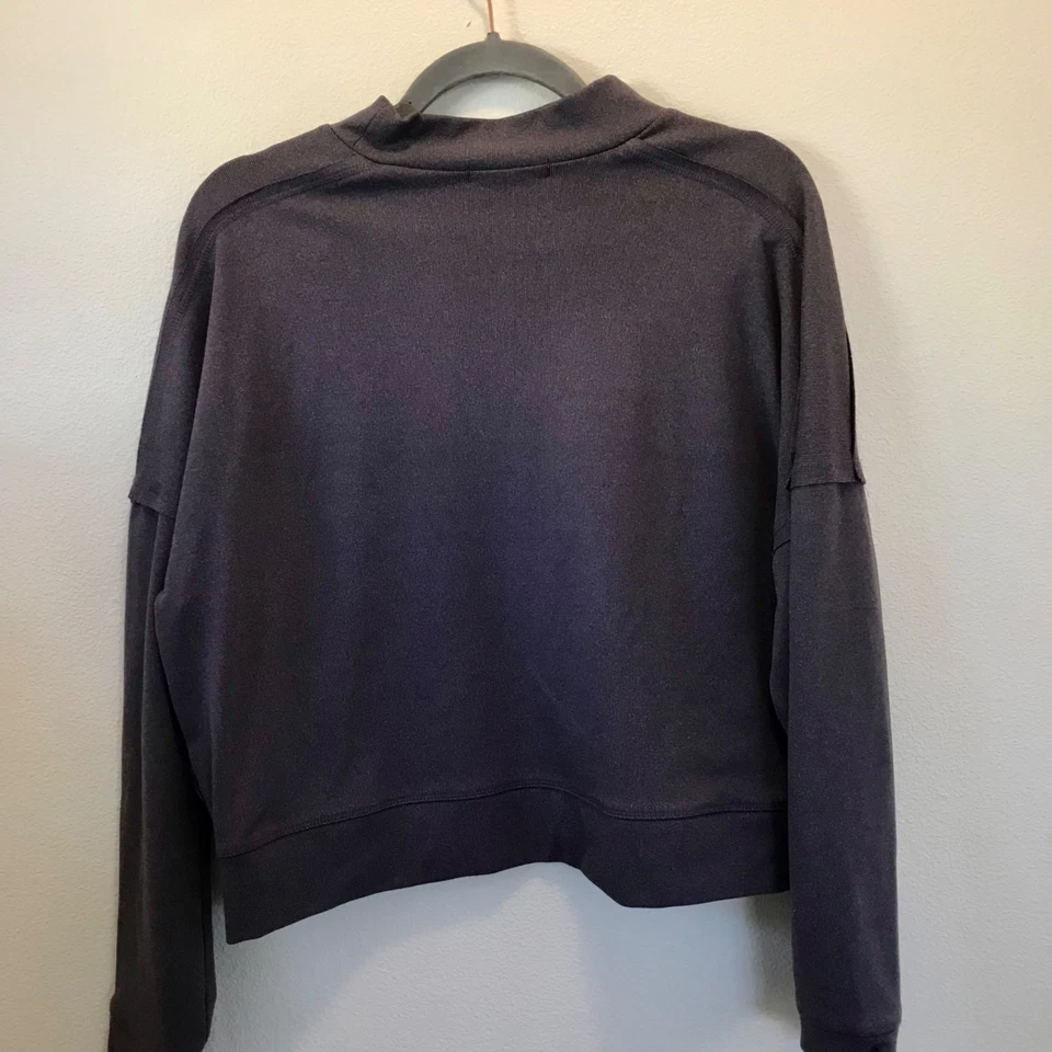 Zobha Women's Purple Athletic Semi-Cropped MockNeck Sweatshirt Size L Pockets - Image 4 of 4