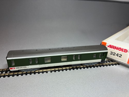 Arnold 3242 SBB CFF Gepäckwagen D (ex SNCF) IC grün/steingrau Spur N Gauge N | Condition: Gebraucht