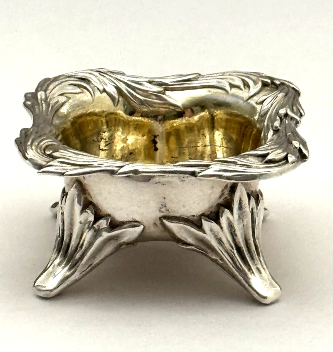 Tiffany & Co. 1900-1940 Antique US Sterling Silver Salt Cellars