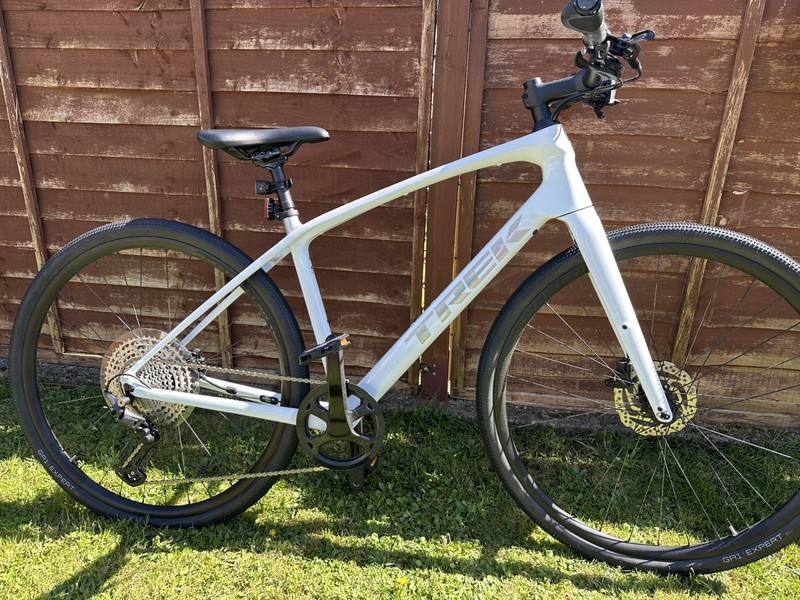 TREK FX 4 FX4 Carbon Fibre Hybrid bike Medium White 