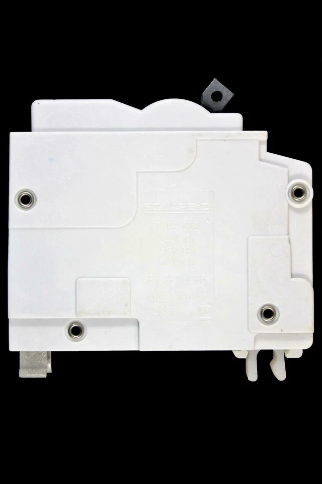 SQUARE D 20 AMP TYPE 2 M6 MCB CIRCUIT BREAKER QOE - Image 2 of 4