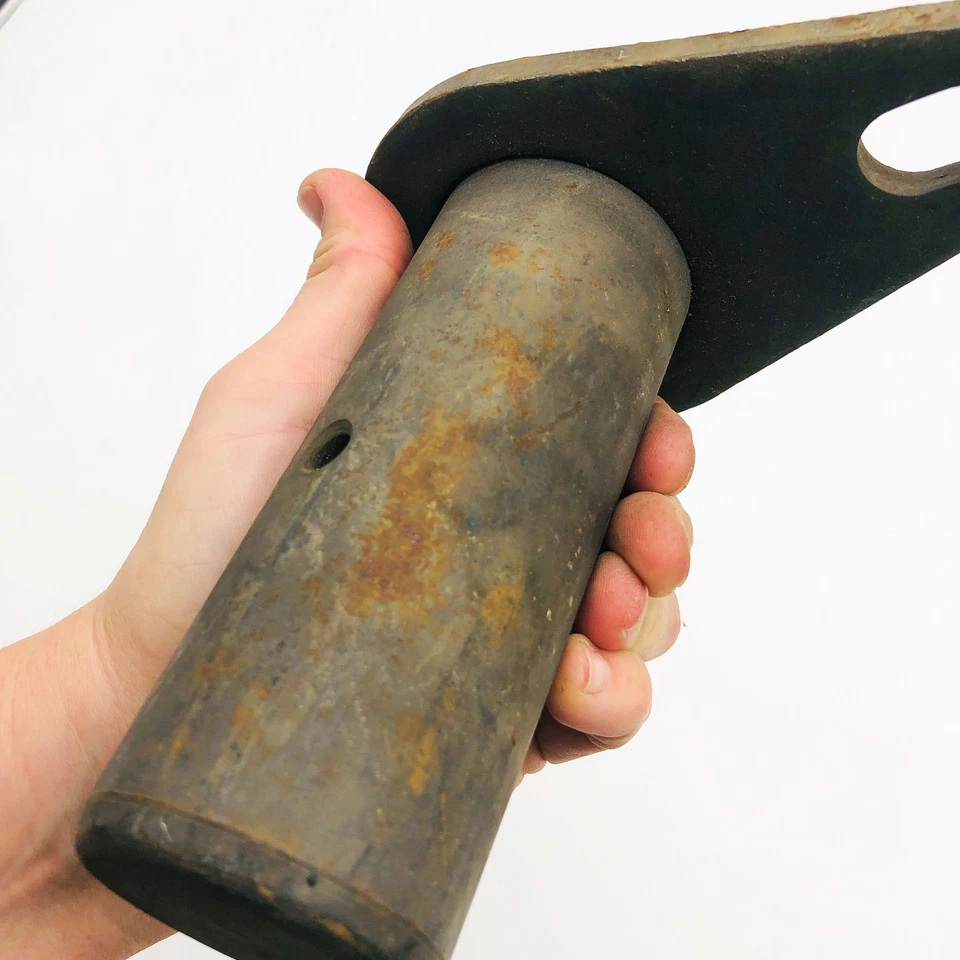 New Holland D8NNC648AB Pin Asm OEM NOS Replcs 83931339 / D7NNC635A / D8NNC648AA - Image 4 of 4