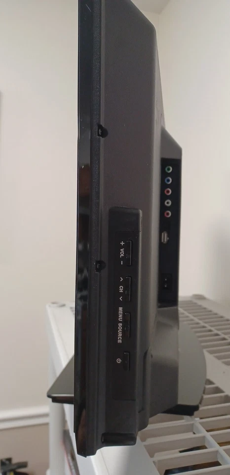 Televisor LED Seiki con Mando a Distancia y Google Chromecast Modelo Nº SE26HQ02 ¡Apenas usado! Foto 2 de 4